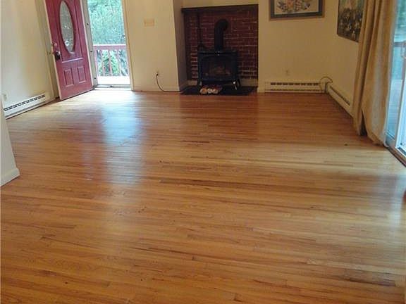 4th image of 84 Scarborough Cir