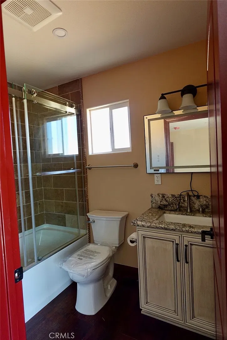 5 bed, 1915 sqft, $5,599 — Photo 3