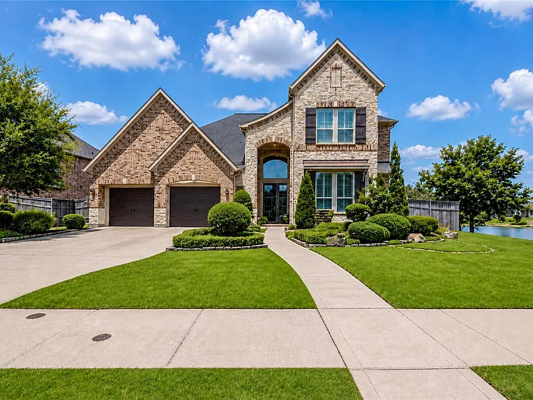 28214 Evergreen Cove Ln — Photo 1