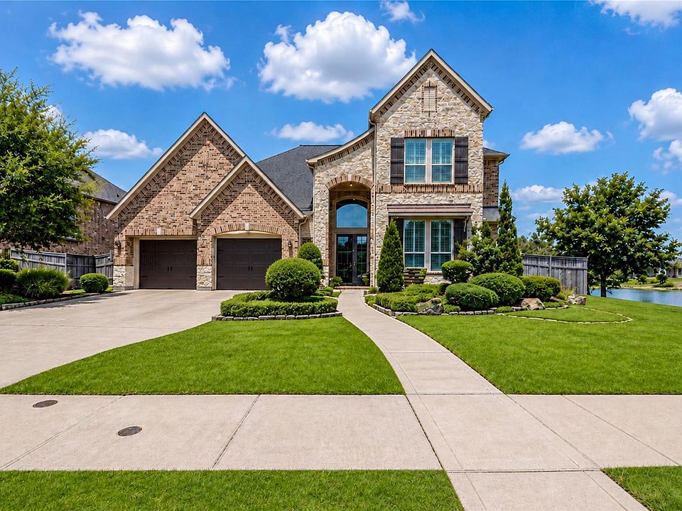 1st image of 28214 Evergreen Cove Ln
