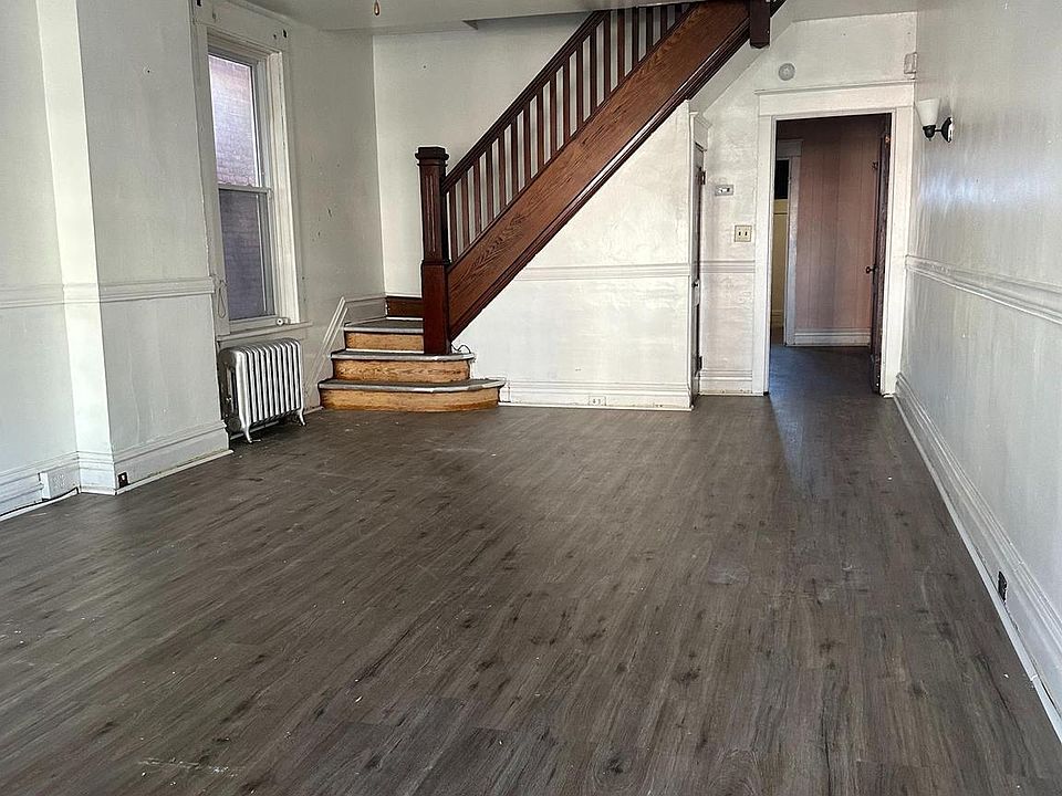 2nd image of 1633 Berryhill St