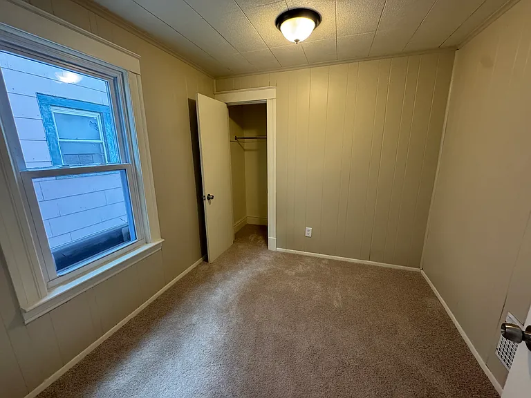 2205 La Salle Ave — Photo 8