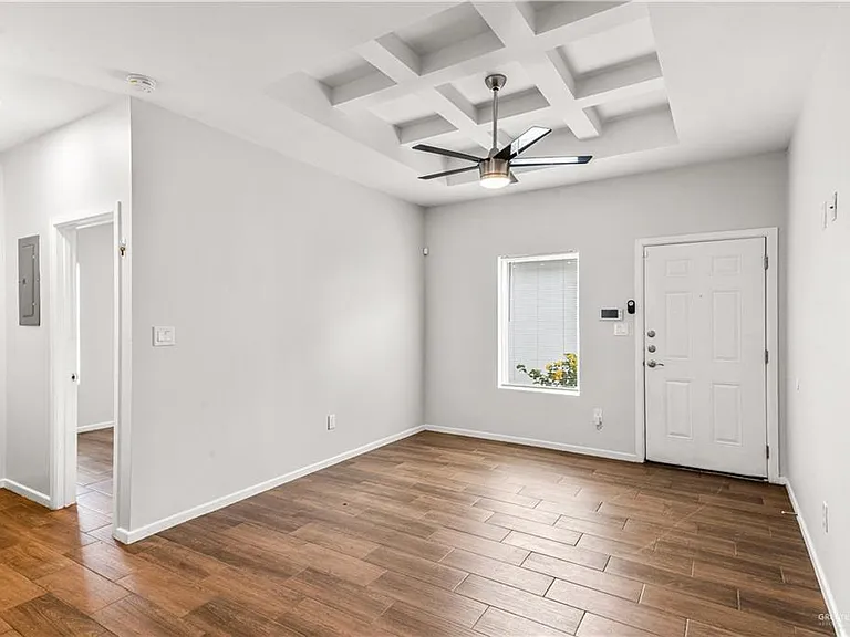 3400 Frio Ave #4 — Photo 6