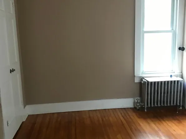 45 Spring St APT 1, Flemington, NJ 08822