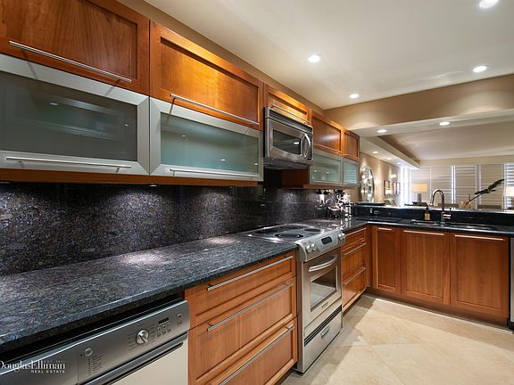 5th image of 3100 NE 48th St APT 605