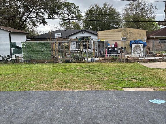 4th image of 4115 Tidewater Dr