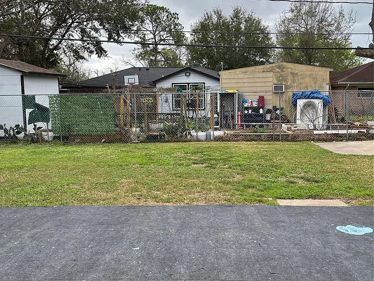 4115 Tidewater Dr — Photo 4
