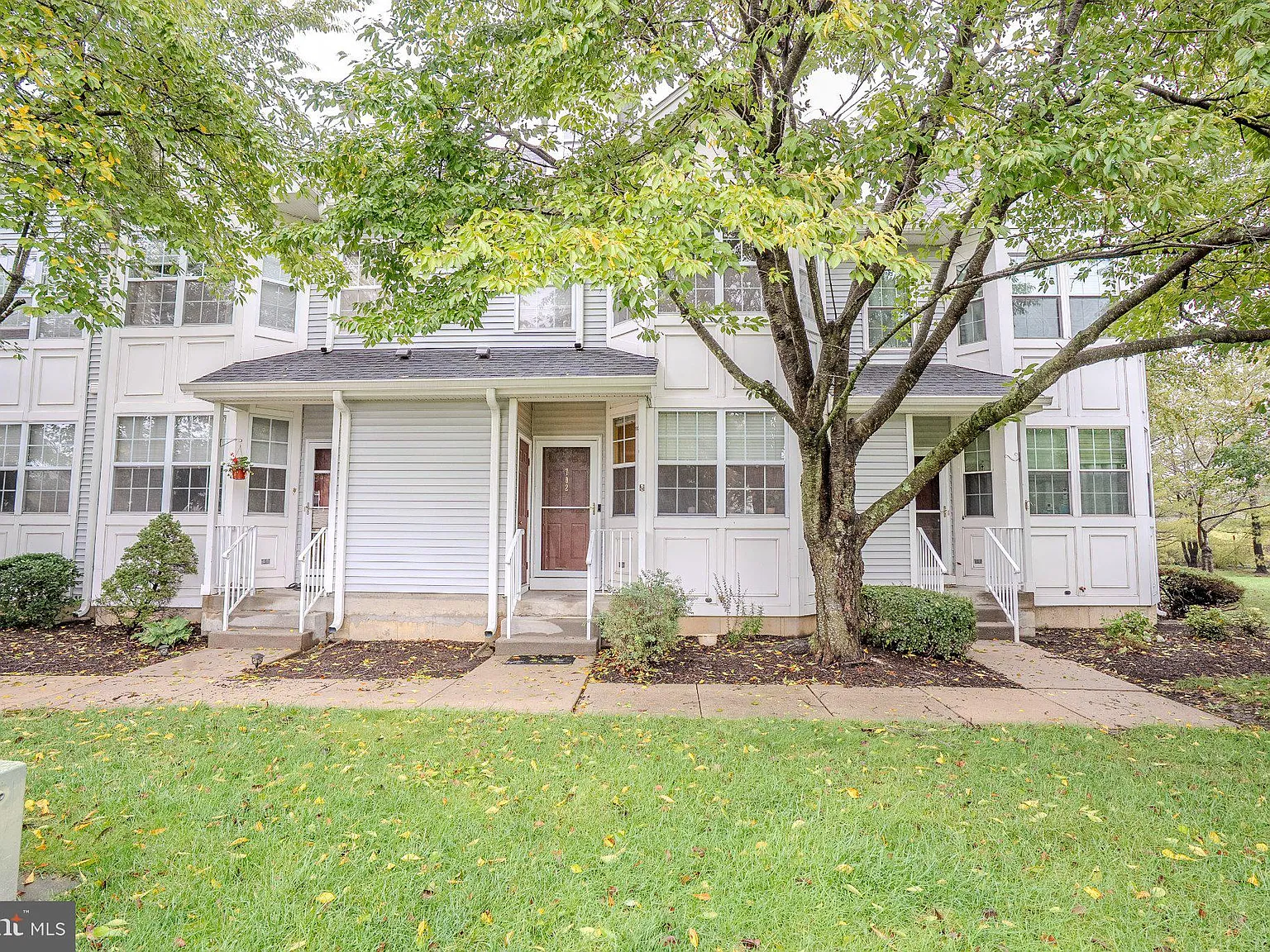 2 bed, 2.5 bath, 1933 sqft, $3,200 — Photo 1
