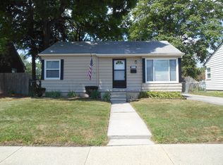 28005 Nieman St, Saint Clair Shores, MI 48081