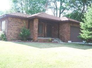 19 Taylor Rd, Oregon, OH 43616