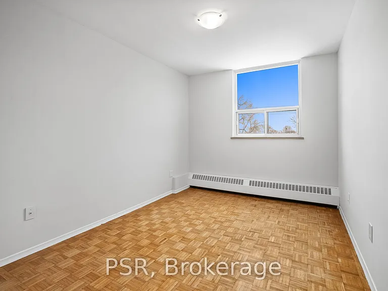 105 Rowena Dr #204 — Photo 16