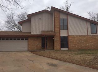 304 Brighton Dr, Edmond, OK 73003