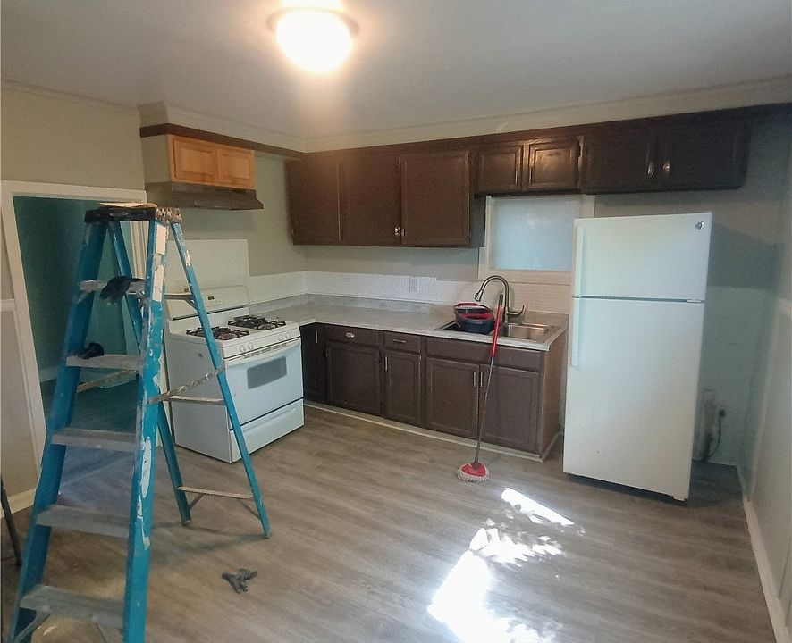 1st image of 610 Park St
