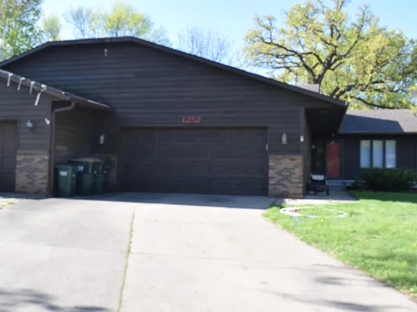 1252 Rolling Oaks Ln NW, Hutchinson, MN 55350