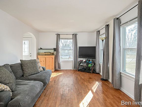 3rd image of 3027 Longstreet Ave SW