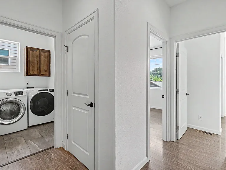 2495 Benjamin Ave NW — Photo 20