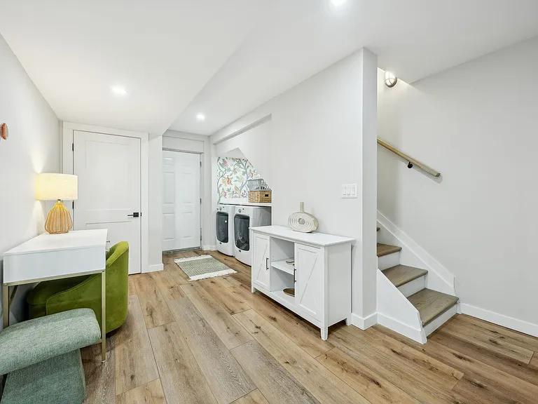 2902 W 5th St — Photo 17