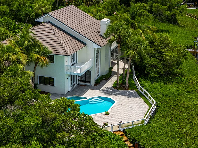 1635 S Highway A1A — Photo 3