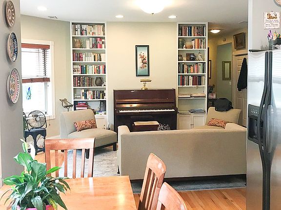 3rd image of 6816 N Ashland Ave #3C