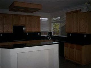 4th image of 733 Anna Pl