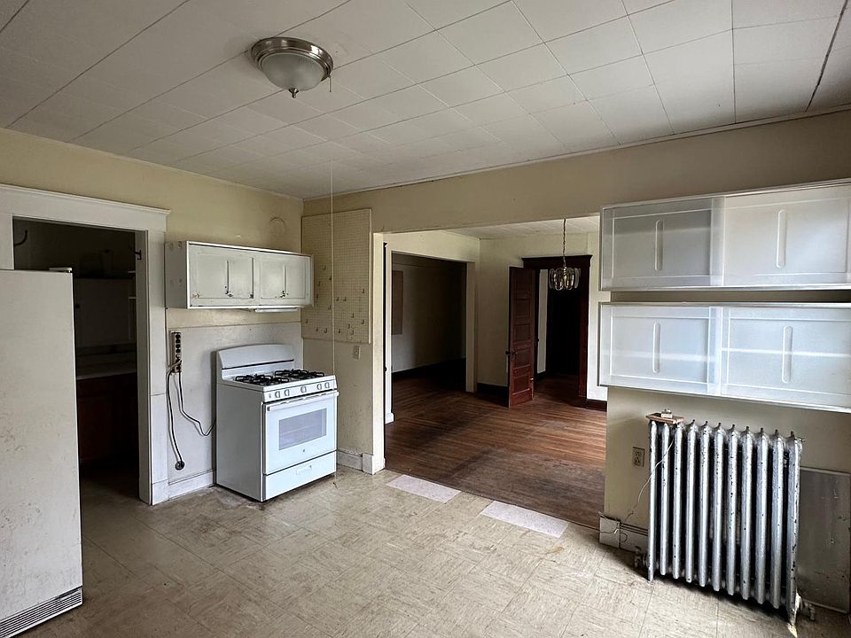 1st image of 22 Hallock Ave #A