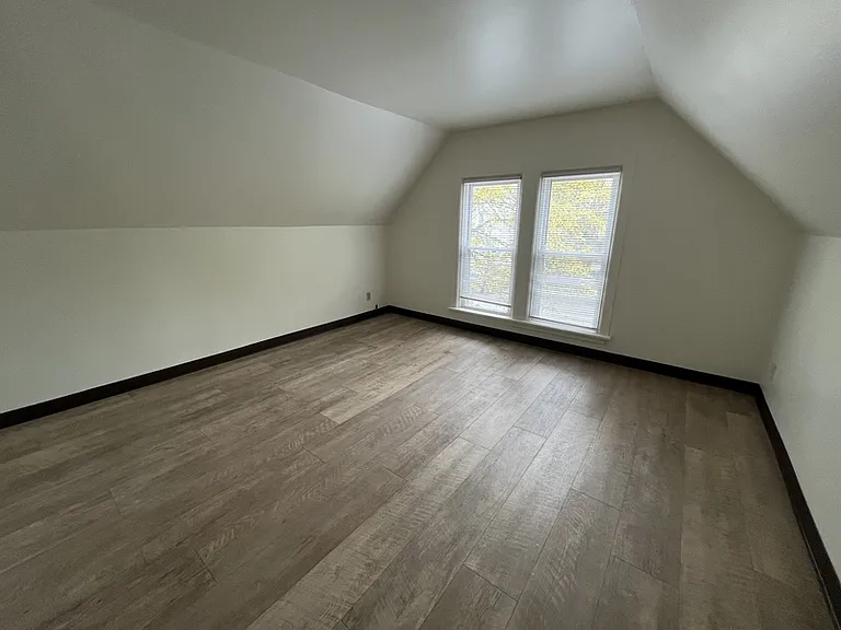 1009-1011 Superior Ave #1011 — Photo 13