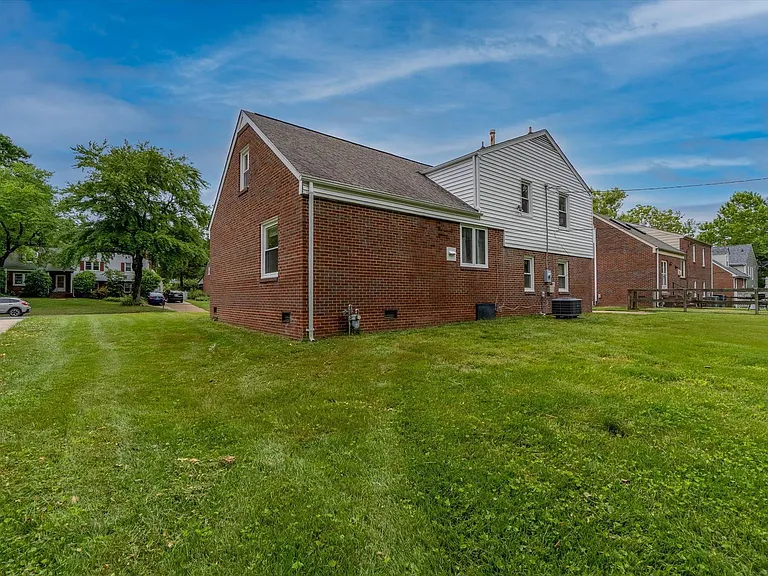 8407 Pamela Dr — Photo 28