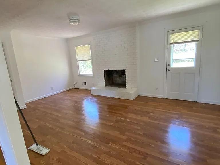 651 Oneta Dr — Photo 2