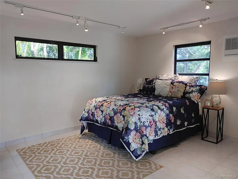 1871 Halekoa Dr — Photo 4