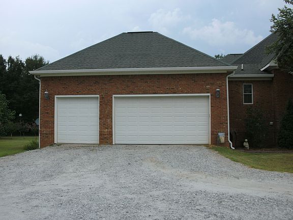 3 Car Garage