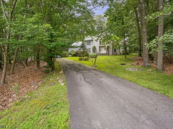 44 Tower Hill Ln, Kinnelon Boro, NJ 07405