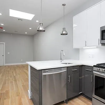 29 W 8th St #9 — Photo 5