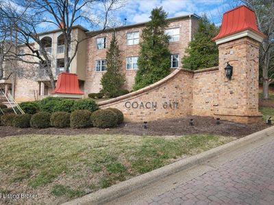 5701 Coach Gate Wynde APT 38, Louisville, KY, 40207