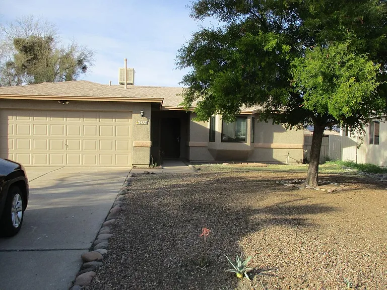 2774 W Firebrook Rd — Photo 1