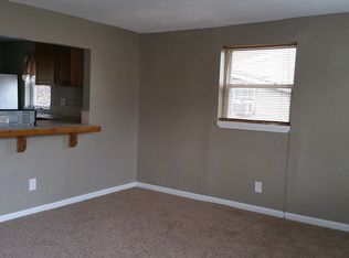 1029 Suntree Pl, Kansas City, KS 66103