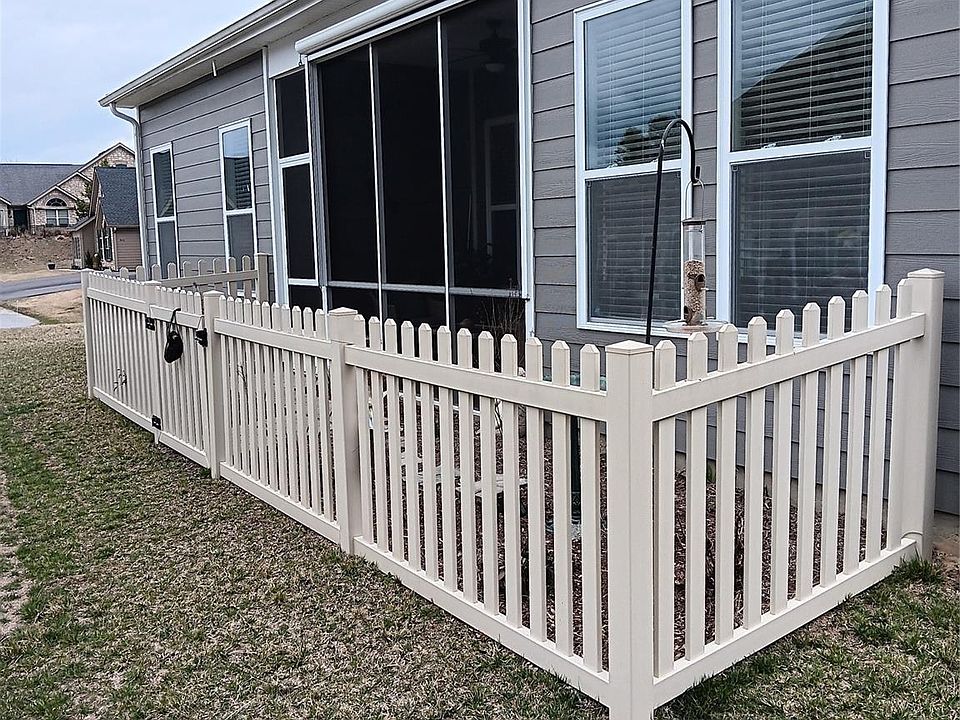 2nd image of 774 Summerfield Pl
