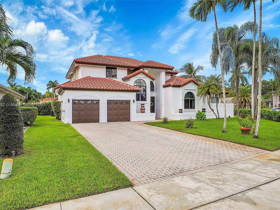 1st image of 500 Cypress Pointe Dr E