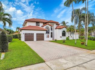 500 Cypress Pointe Dr E, Pembroke Pines, FL 33027