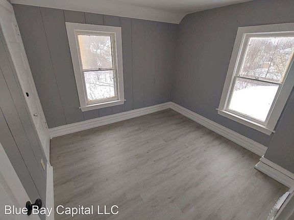 3rd image of 1323 Poplar Pl