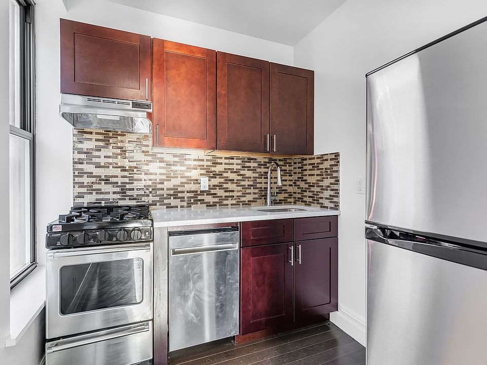 2nd image of 117 Perry St APT 12