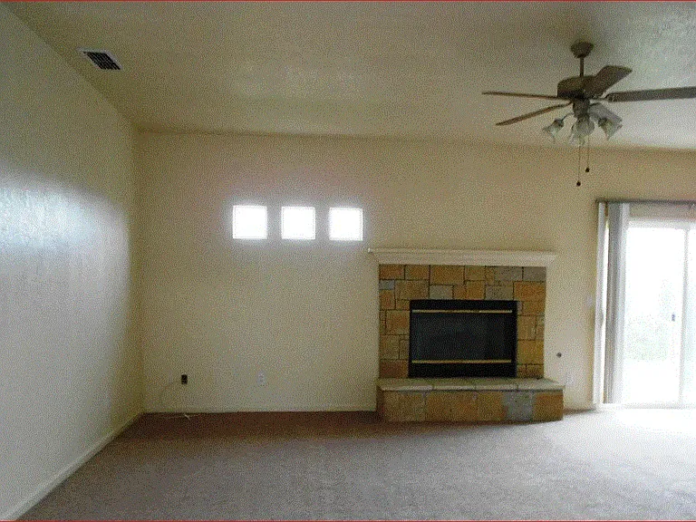 2041 Pheasant Dr — Photo 3
