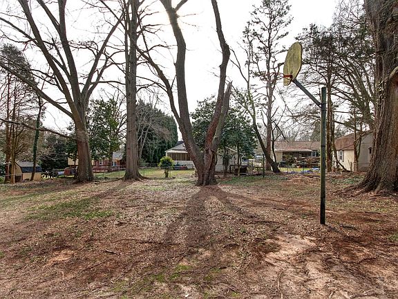 3rd image of 1311 Arbor Dr
