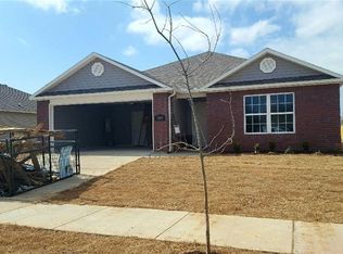 1387 S Spritz Dr, Fayetteville, AR 72701