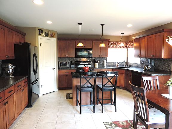 3rd image of 5800 Hickory Meadows Dr