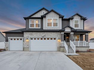 205 E Craner Peak Dr, Eagle Mountain, UT 84005