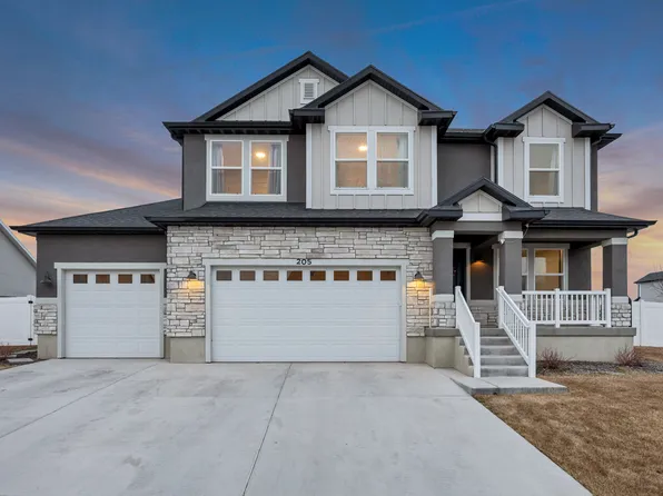 205 E Craner Peak Dr, Eagle Mountain, UT 84005