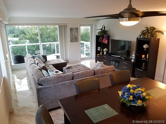 3rd image of 3000 Holiday Dr APT 504