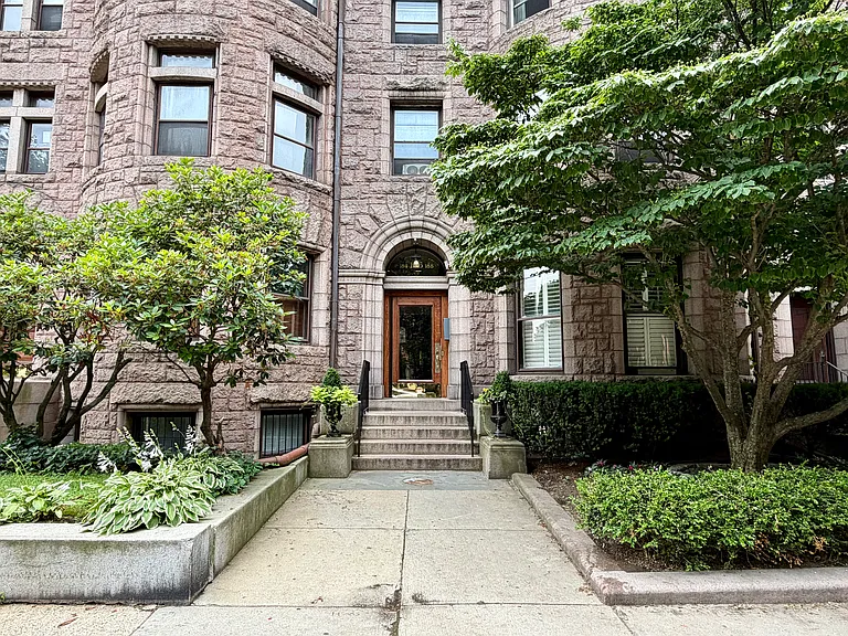 184-190 Commonwealth Ave #53 — Photo 19