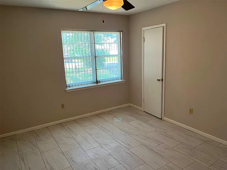 2726 Pickerton Dr — Photo 10