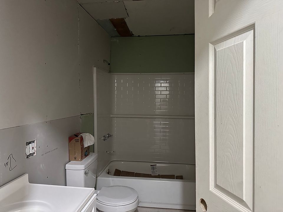 1st image of 301 Davis Rd